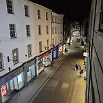 Panoramic Views, Balcony, Lift, Families Or Groups, Workspace, Parking Nearby * York
