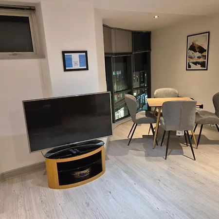 Panoramic Views, Balcony, Lift, Family York