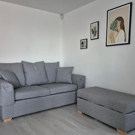 Panoramic Views, Balcony, Lift, Families Or Groups, Workspace شقة يورك