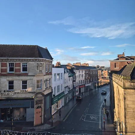 Apartment Panoramic Views, Balcony, Lift, Family York