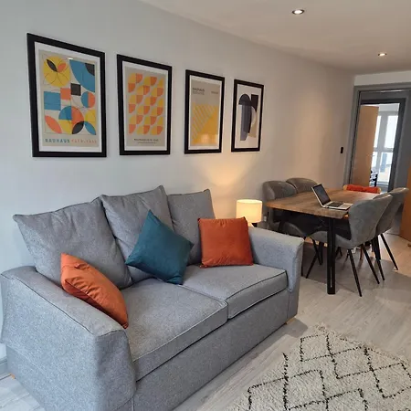 Apartment Panoramic Views, Balcony, Lift, Families Or Groups, Workspace, Parking Nearby *