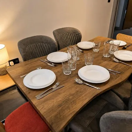 Panoramic Views, Balcony, Lift, Family Apartment York