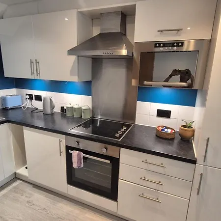 Panoramic Views, Balcony, Lift, Family Apartment York
