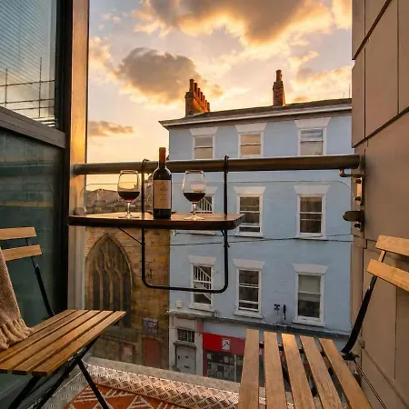 Panoramic Views, Balcony, Lift, Family شقة يورك