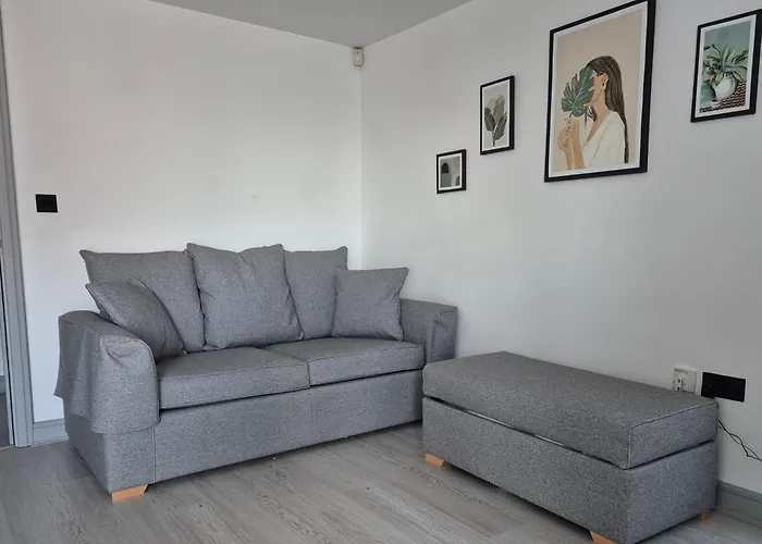 Panoramic Views, Balcony, Lift, Families Or Groups, Workspace شقة يورك