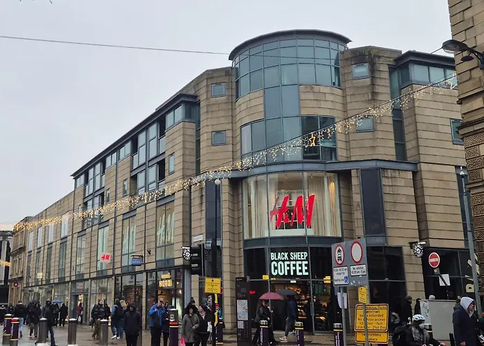 Panoramic Views, Balcony, Lift, Families Or Groups, Workspace, Parking Nearby *