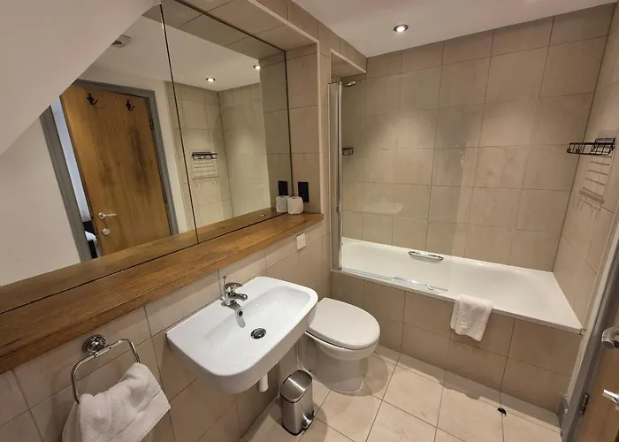 Panoramic Views, Balcony, Lift, Families Or Groups, Workspace, Parking Nearby *